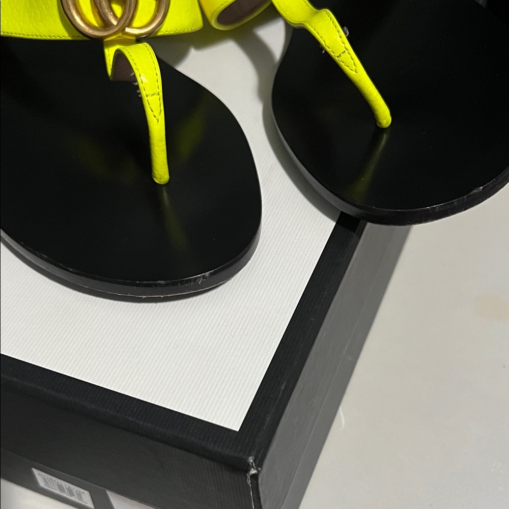 Gucci Women's Bright Yellow Sandals - Picture 4 of 6